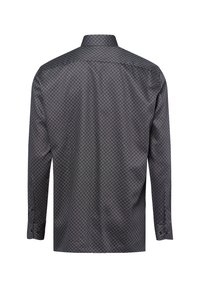 Donker shirt met lange mouwen en een klein, herhalend geometrisch patroon, van achteren weergegeven tegen een witte achtergrond.