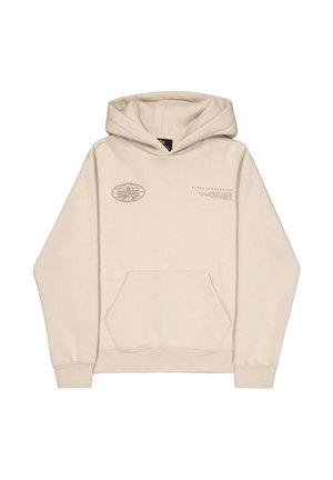 Beige hooded sweatshirt met voorzak, voorzien van een wereldbollogo en de tekst "Alpha Industries" op de borst.