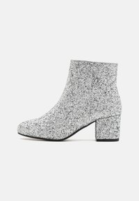 Unselected, silver