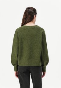 Vero Moda VMBOOM V NECK VER - Strickpullover - cypress