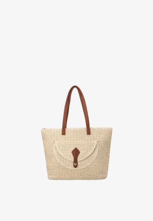 Bézs szövött bevásárlótáska barna bőr fogantyúval és elülső zsebfedéllel, amely bőrpánttal és fémcsattal rendelkezik.