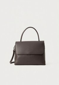 Geantă de mână din piele maro închis, cu față plată, mâner superior și curea de umăr detașabilă. Dispune de închidere magnetică și logo embosat.