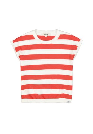 Camiseta de manga corta a rayas rojas y blancas con cuello redondo. La tela parece suave, con un ajuste relajado y un pequeño detalle de logo en el dobladillo.