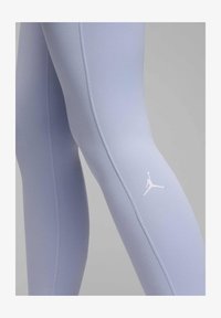 Geselecteerd, ghost white