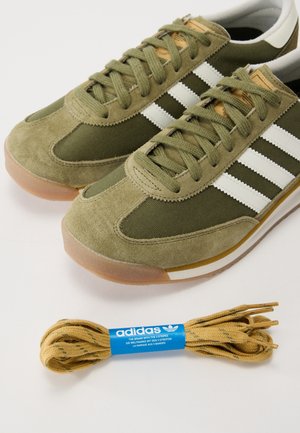 Sneakers - olive
