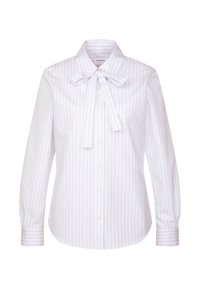 Blouse blanche à manches longues avec fines rayures verticales bleues, fermeture boutonnée sur le devant et détail de col noué en forme de nœud.