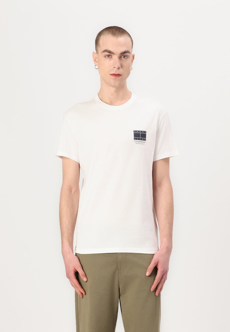 Tommy Jeans - DNA GRAPHIC TEE UNISEX - T-shirts med print - ecru, Forstørre