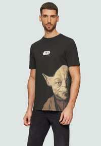 s.Oliver MIT STARWARS®  - T-shirt imprimé - schwarz