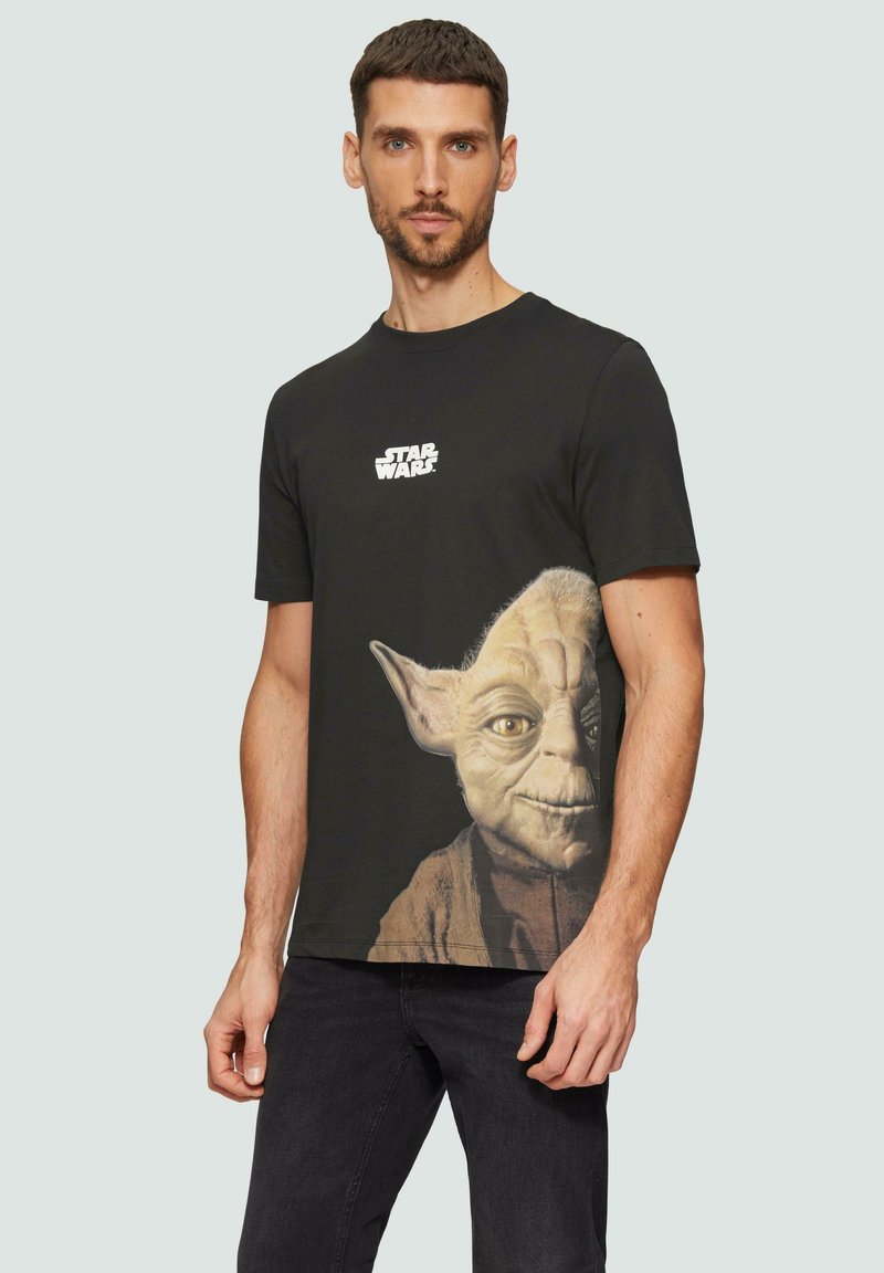 s.Oliver MIT STARWARS®  - T-shirt imprimé - schwarz