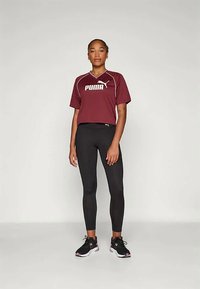 Puma RELAXED CROPPED FOOTBALL - T-shirts med print - ruby shimmer