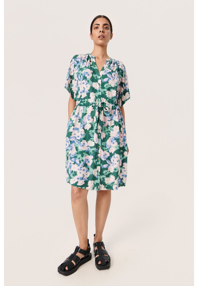 Soaked in Luxury - AROWE SS - Jurk - green diffuse print, Vergroten