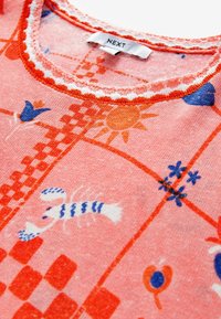 T-shirt med print - pink sea print