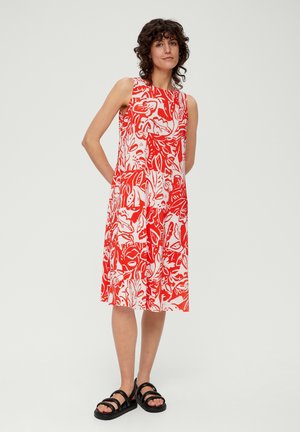 MIT PLISSEEFALTEN - Jerseykleid - hellorange