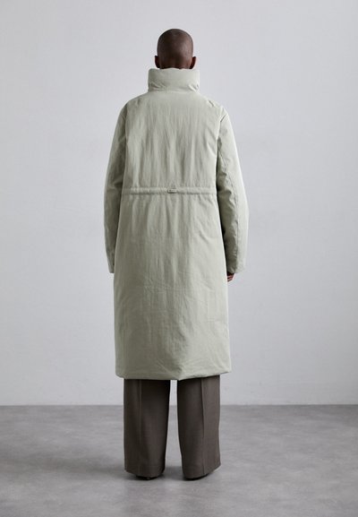 Holzweiler REN JACKET - Piumino lungo - light army