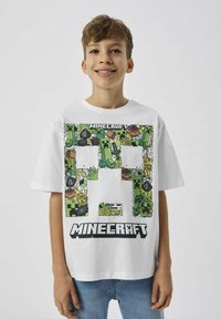 TWO SOON - MINECRAFT KURZARM - Marškinėliai su spaudiniu - bright white Miniatiūros vaizdas 1