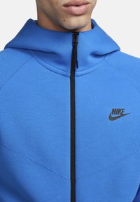 Nike Sportswear Fleecejacke - light photo blue black