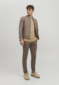 Jack & Jones JJEROCKY - Giacca in similpelle - dark brown