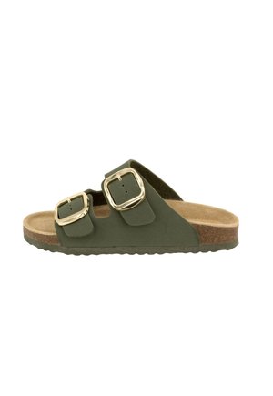 Olijfgroene open-teen slide sandaal met twee verstelbare gouden gespen en een gevoerde kurken binnenzool.