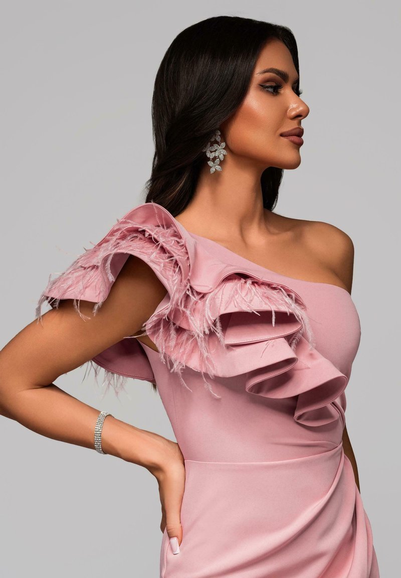 Robe De Fille Taille 8, Rose Et Violette à Paillettes Sur Fond Blanc - Occasion Très Bon état