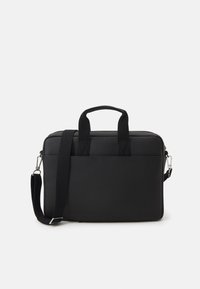 Schwarze Laptoptasche aus strapazierfähigem Stoff, mit zwei oberen Griffen, einem verstellbaren Schultergurt und einem Reißverschluss. Einfaches rechteckiges Design.