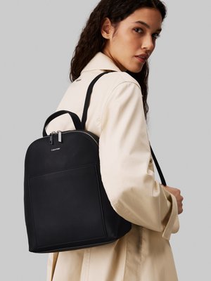 Calvin Klein MUST DOME BACKPACK - Zaino - black
