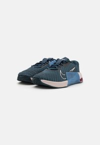 Nike Performance METCON 9 - Edzőcipő - armory navy/platinum violet/plum dust/aegean storm