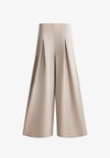 SOFT-TOUCH WIDE LEG TROUSERS - Pantalon classique - soft mink