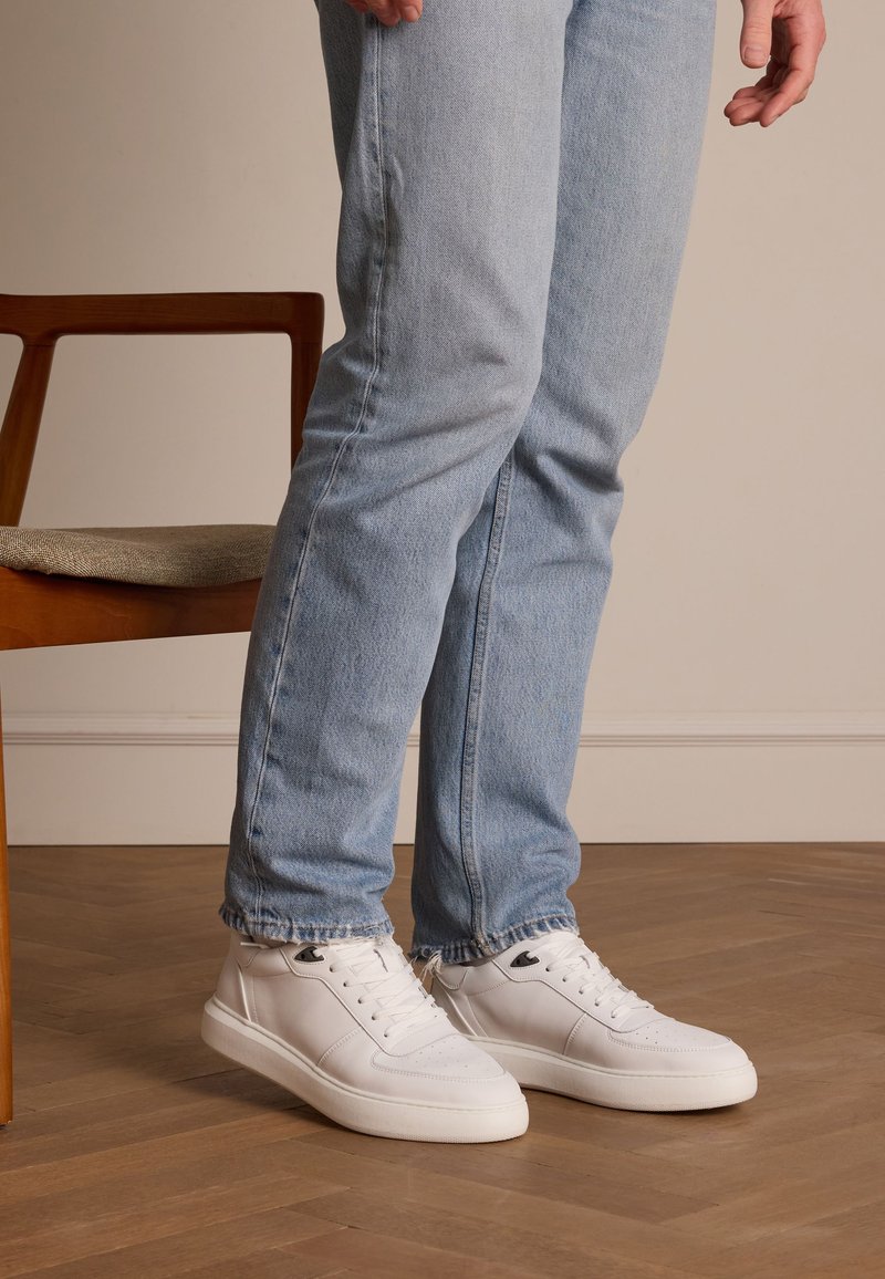 Manfield Sneaker low - weiß
