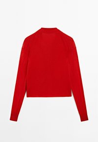 Röd långärmad croppad tröja med ribbad textur, rund hals och åtsittande ärmar. Har en ren, enkel design utan dekorationer.