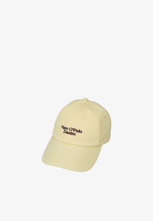 Lichtgele baseballpet met donkerbruine geborduurde tekst ""Marc O'Polo Denim"" op het voorpaneel.