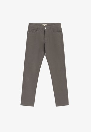 Pantalones de algodón gris de corte slim, diseño de cinco bolsillos y cierre de botón. Presenta detalles de costura sutiles a lo largo de las costuras.