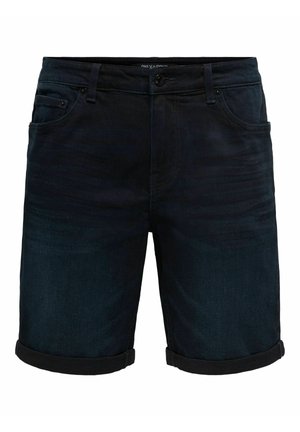 Short en denim bleu foncé avec revers roulés, bouton à l'avant, passants de ceinture et design cinq poches.