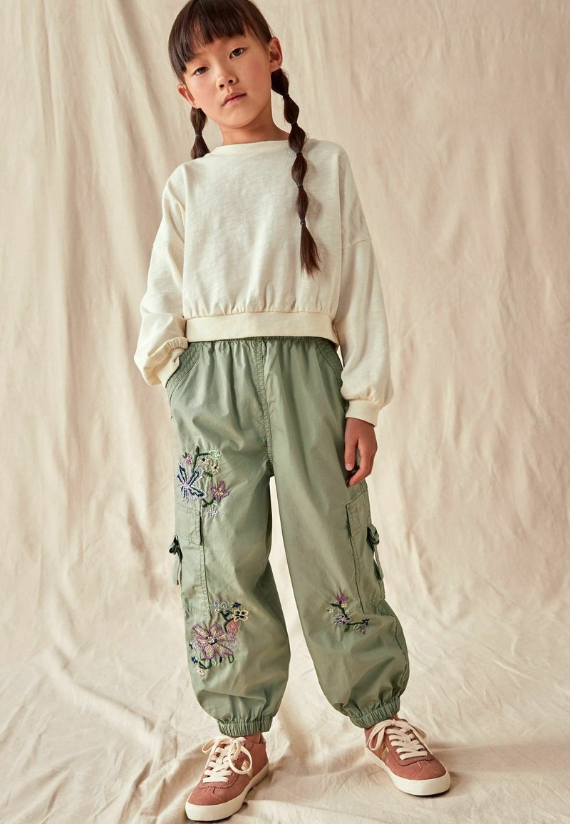 Next PARACHUTE - REGULAR FIT - Cargo hlače - khaki green embellished