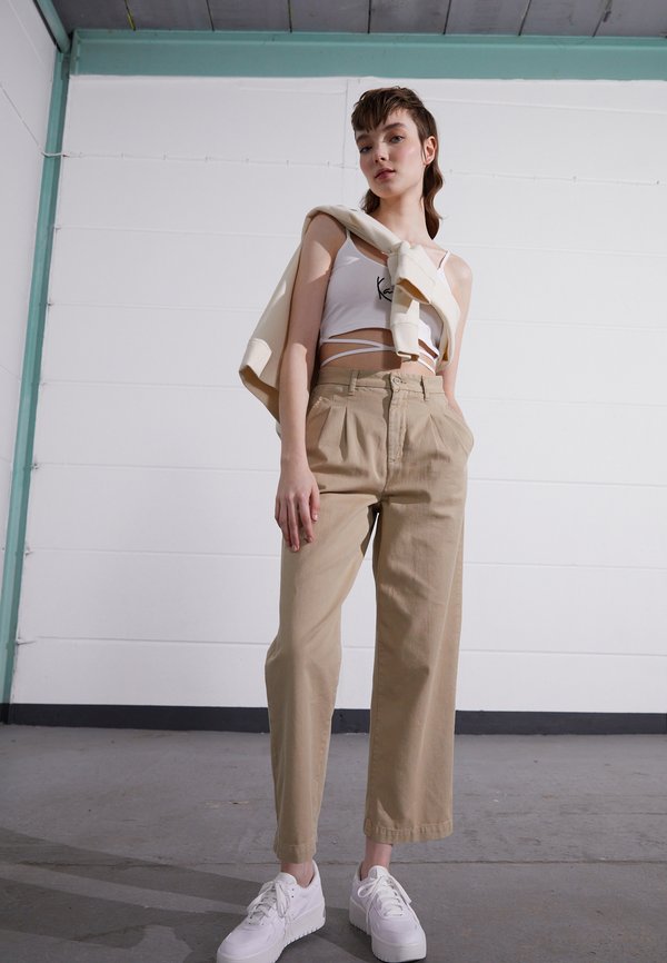 CARA PANT - Trousers - wall