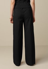 Next TAILORED STRETCH WIDE LEG - REGULAR FIT - Bukser - black