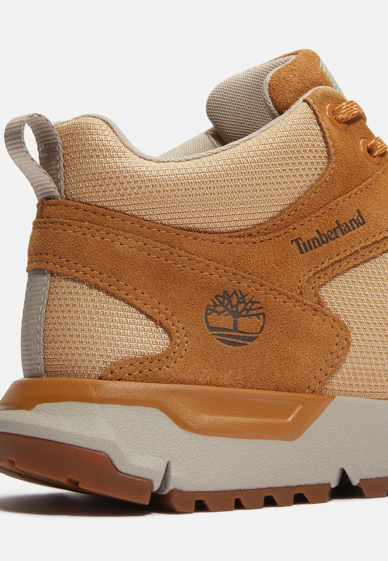 Sneaker high