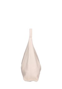 Borsa in pelle crema con una forma morbida e simile a una borsa a sacco. Presenta un'unica maniglia ad anello, una texture liscia e un design senza cuciture.