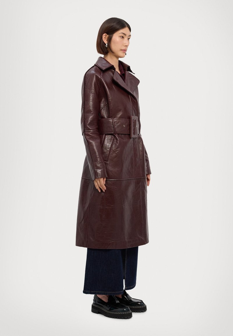 REMAIN BONDED COAT - Giacca di pelle - deep mahogany