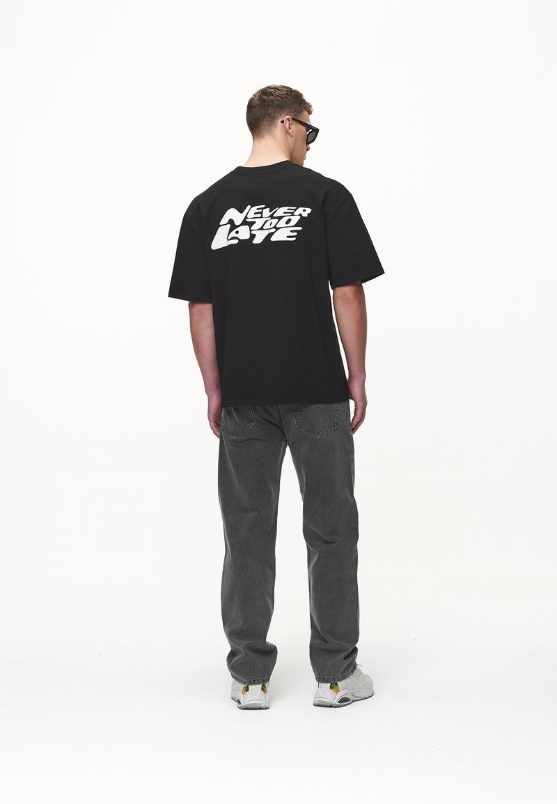 Pegador ASTOR BOXY TEE - Triko s potiskem - washed black