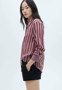 Mango Bluza s gumbima - red