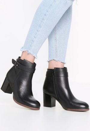 Enkelkaarsjes - black