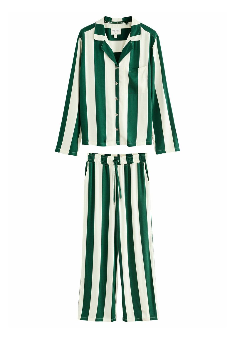 Grøn- og hvidstribet pyjamas sæt bestående af en knap-op langærmet skjorte med lomme og bukser med elastisk talje og snørebånd.