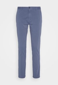 Pantalon bleu ajusté avec passants de ceinture, bouton à l'avant et fermeture éclair, présenté sur un fond blanc uni.