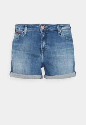 Denimshortsit keskiharmaalla sinisellä pesulla, joissa on käännetty helma, kuparinvärinen nappikiinnitys ja viiden taskun malli, jossa on hienovarainen kulutus.