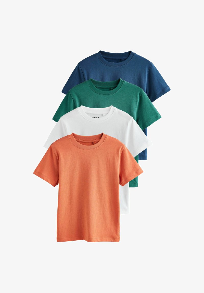 Quattro T-shirt di cotone, disponibili in vari colori: blu navy, verde scuro, bianco e arancione. Girocollo classico e maniche corte.