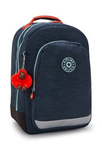 Marinblå ryggsäck med texturerad tyg, kontrasterande ljusblå dragkedjor, orange handtag och en röd apa nyckelring. Cirkulärt logotyp syns.