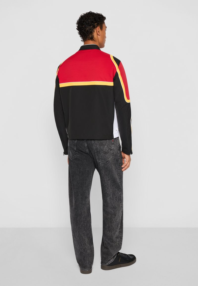 Vêtements Homme - Replay Officiel