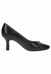 Escarpin noir en cuir à talon haut avec bout pointu, présentant une sangle décorative avec des accents en métal et un talon de hauteur moyenne.