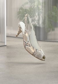 Επιλέχθηκε, gold-coloured