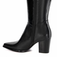 Black leather knee-high boot with a pointed toe, side zipper, and a chunky block heel. Smooth texture and sleek design.
